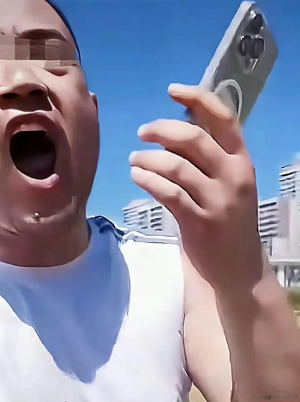 青岛骂人男子 企业高管其实这个事你真要界定犯啥罪还真不好判定，也就只能道个歉了事