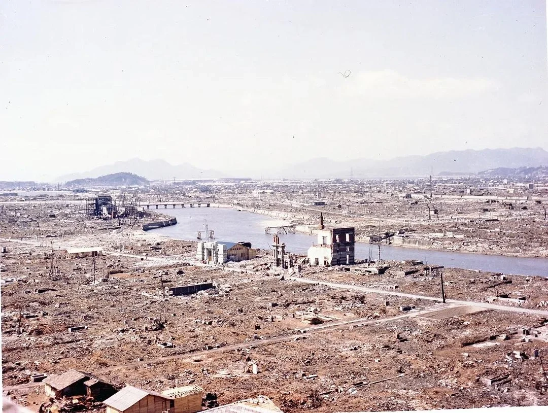 1946年3月，原子弹爆炸后的广岛。 原始说明:近距离看到的广岛全景...