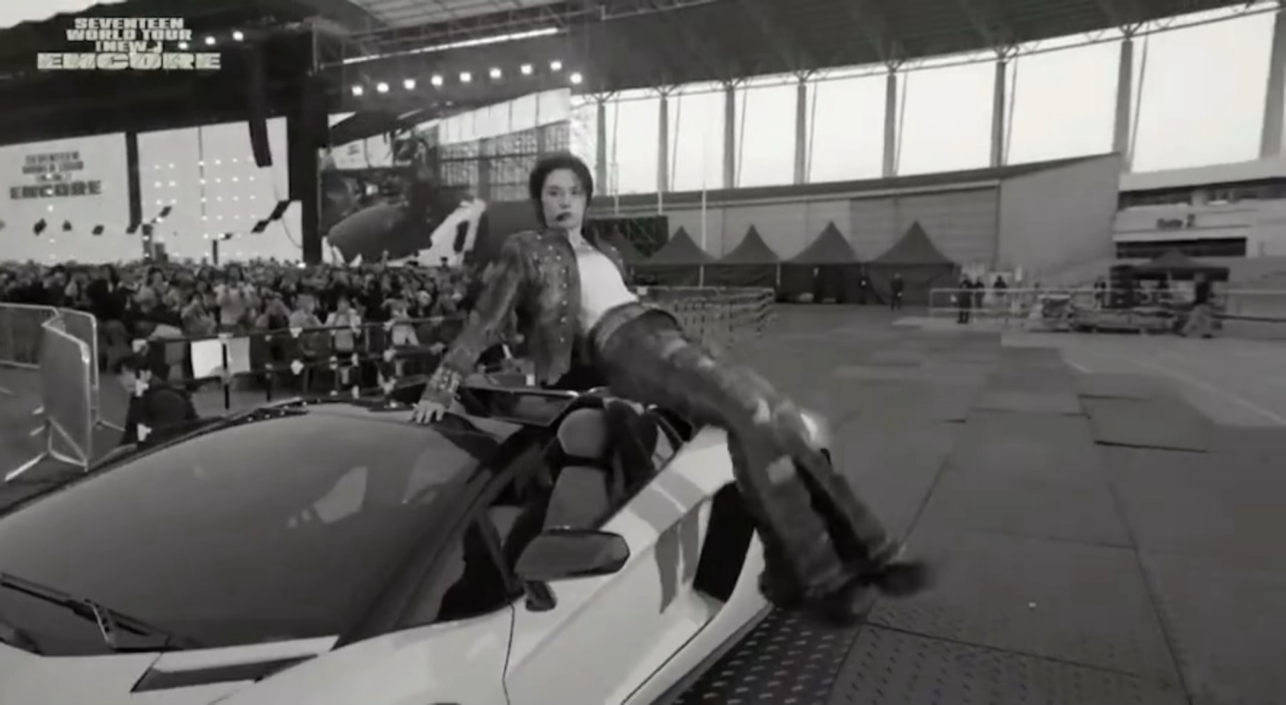 文俊辉从跑车跳出来这一下帅死了！  文俊辉从跑车跳出来这一下