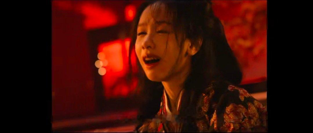 陈都灵一个镜头美我一大跳 刷到《翘楚》预告直接沦陷，陈都灵红衣策马的样子又美又飒