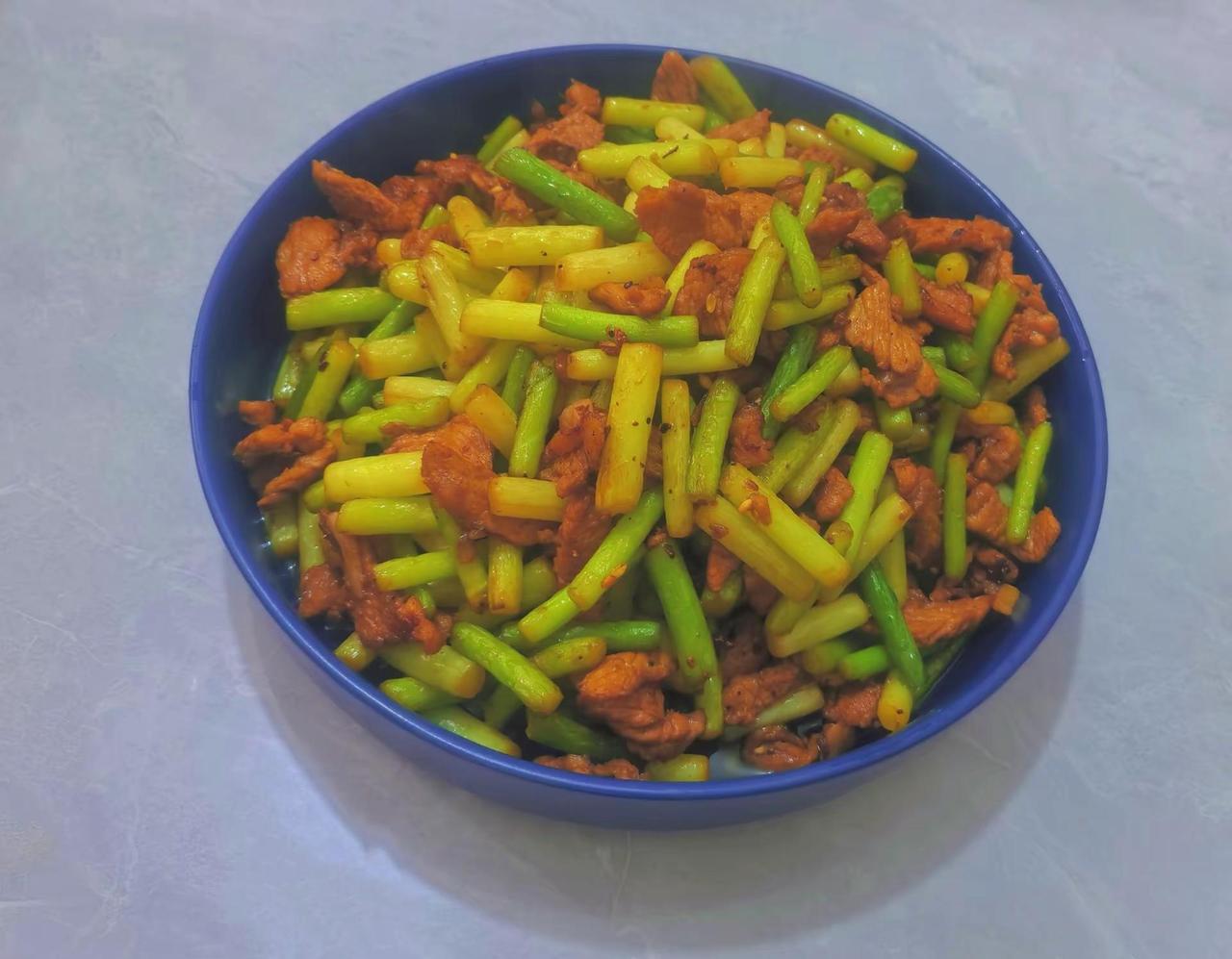 做个温暖的人,以最大的平静,去爱我们不确定的生活,人静,心安,物简,知足。