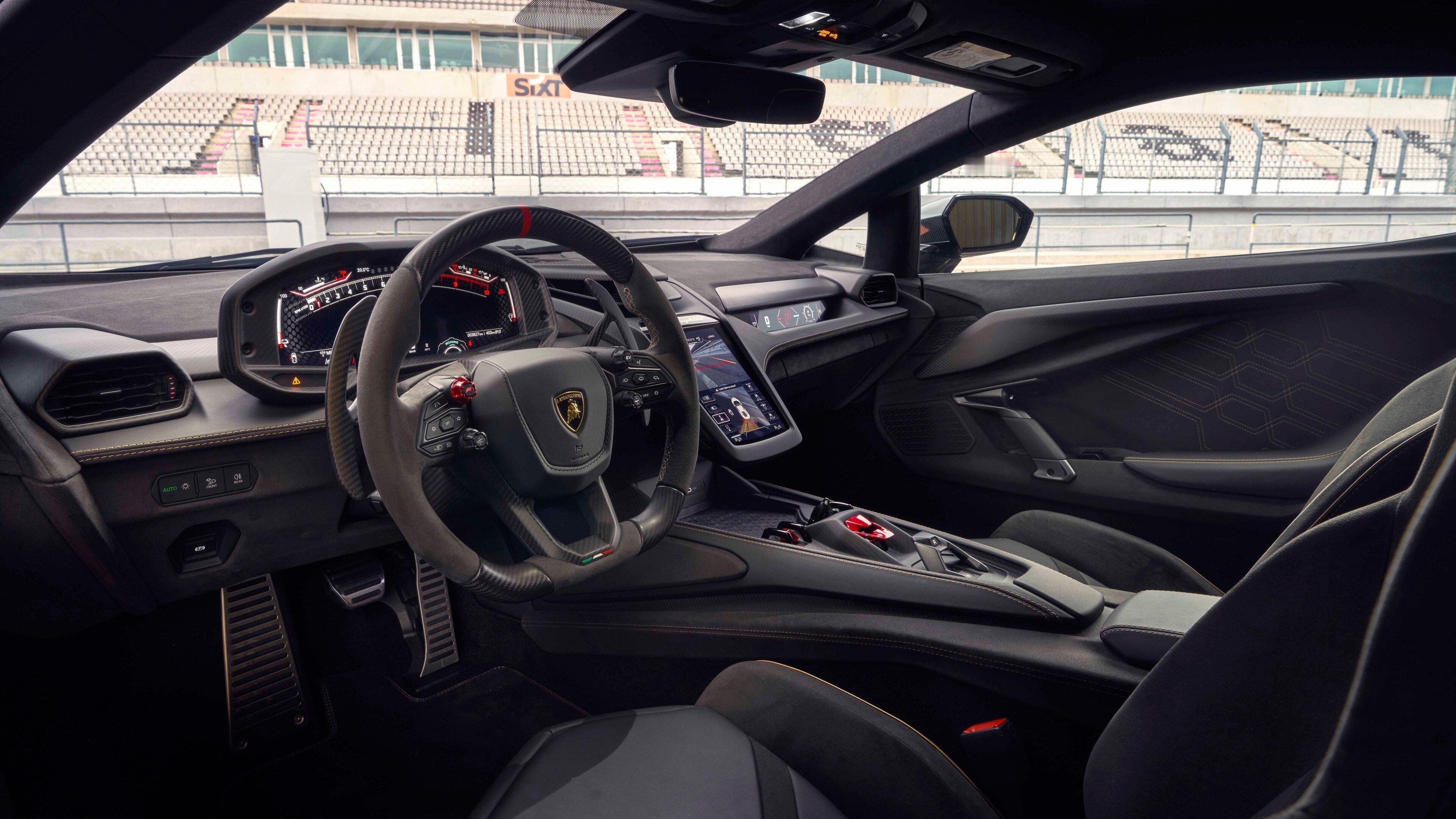 法拉利 12Cilindri & 阿斯顿·马丁 Vanquish & 兰博基尼 