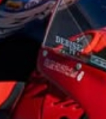 🔻夺冠赛车上，这里写着几个字：“麻阳古法红糖”。🔻免费贴的。🔻这是他家乡麻