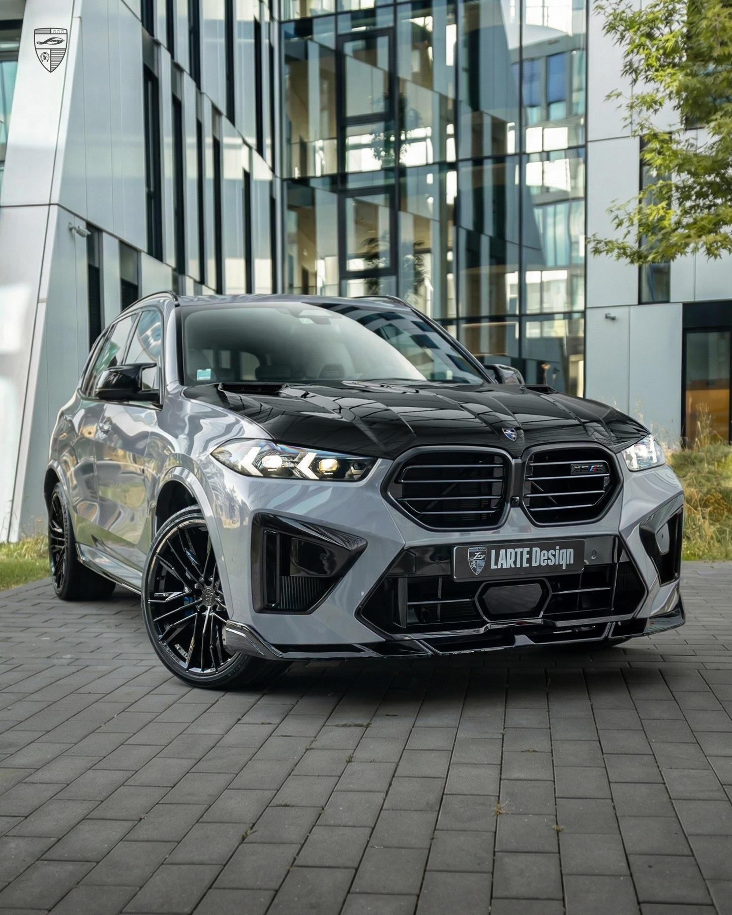 同一款X5M，却拥有截然不同的能量。颜色变化将性能转化为态度——更深沉、更冷酷、