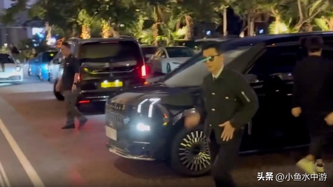 香港影帝古天乐因受眼疾困扰，近年现身公开场合时多以墨镜示人。不料日前出席活动时，