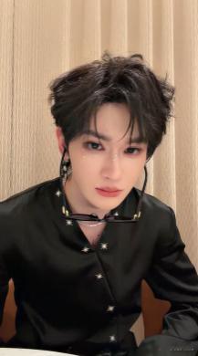 余宇涵直播 面对重复的问题也不不耐烦，始终温和解答，耐心值拉满，好到无可挑剔 