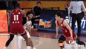 北京时间3月17日，CBA北控男篮对阵山西男篮的比赛中发生冲突：三节比赛还有四分