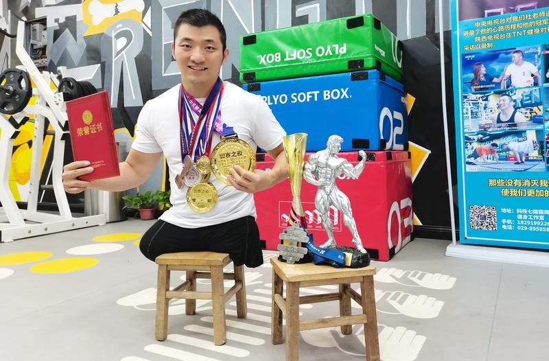 长期不锻炼的人有什么特点? 长期不锻炼的人特点还挺明显。身体上，体质大幅下降，稍