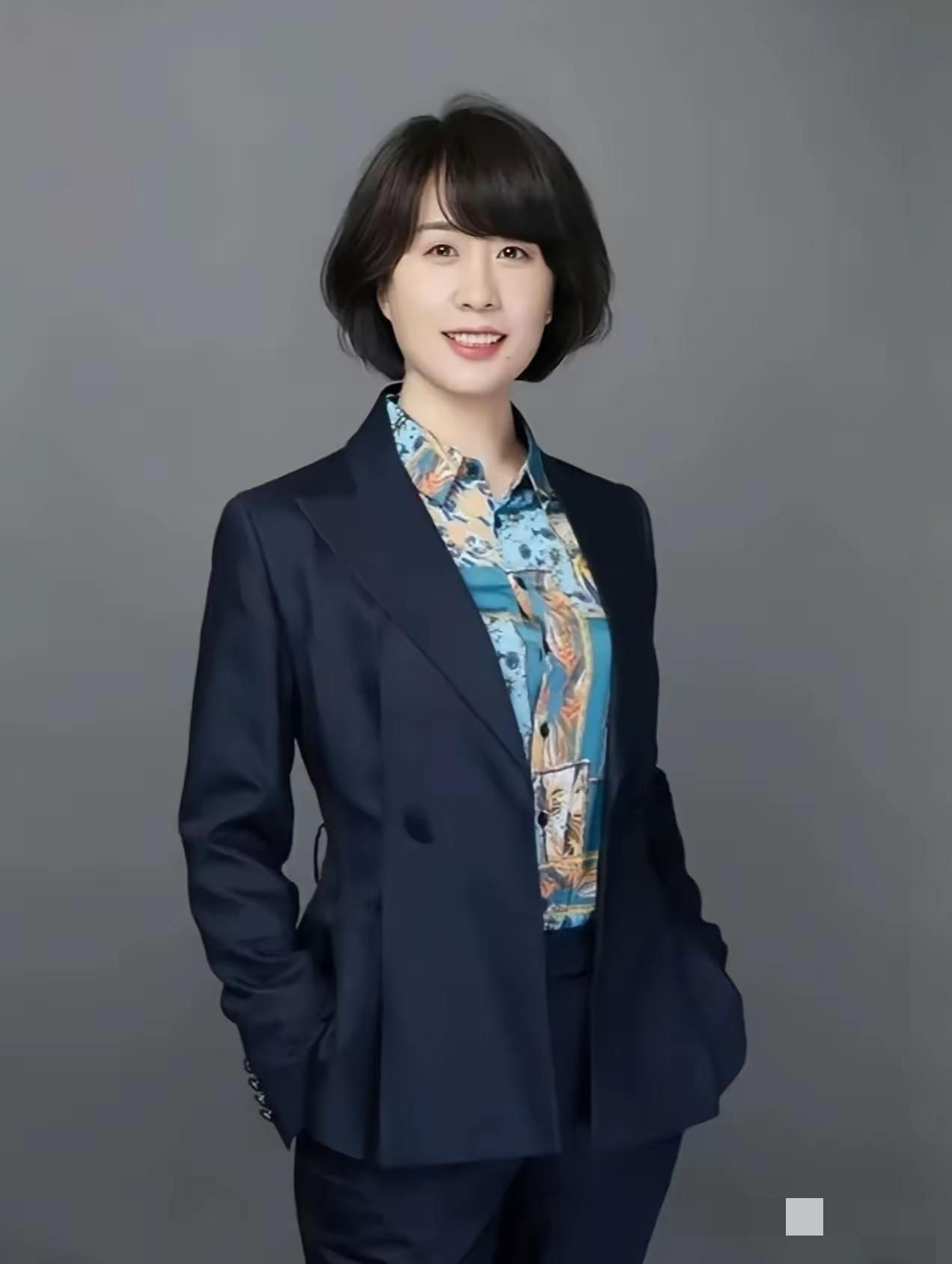 最让投资人夜不能寐的白酒股，此刻非酒鬼酒莫属。
不是因塑化剂阴影重返，也不是因省