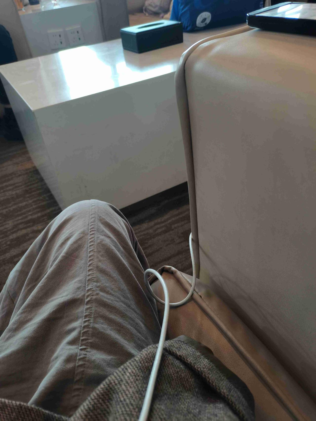 顺风车从六安到合肥，
晃悠了2个半小时，
导致没赶上2点55的高铁。

我一查今