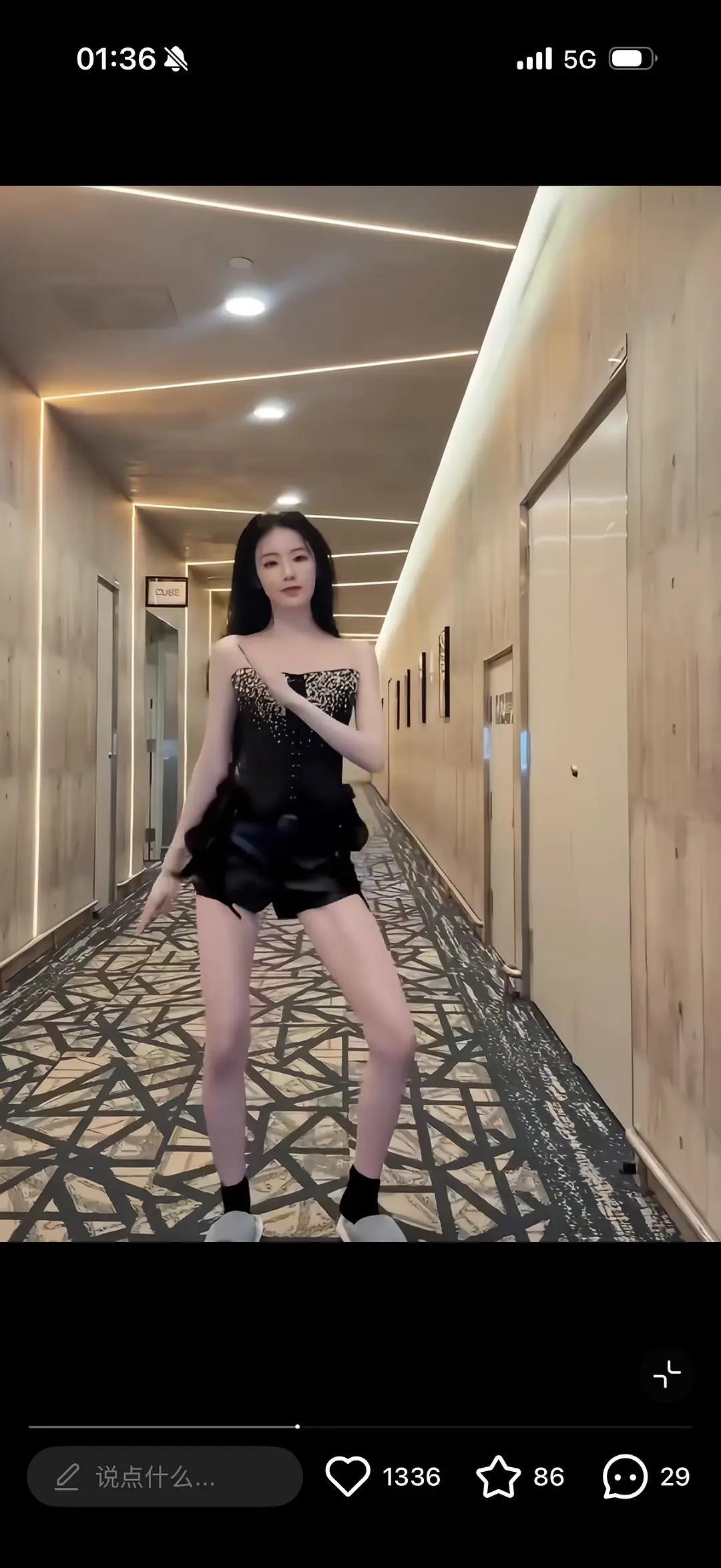 叶舒华怎么这么瘦了，上次刷到她还是肉肉的，虽然也不是很胖 