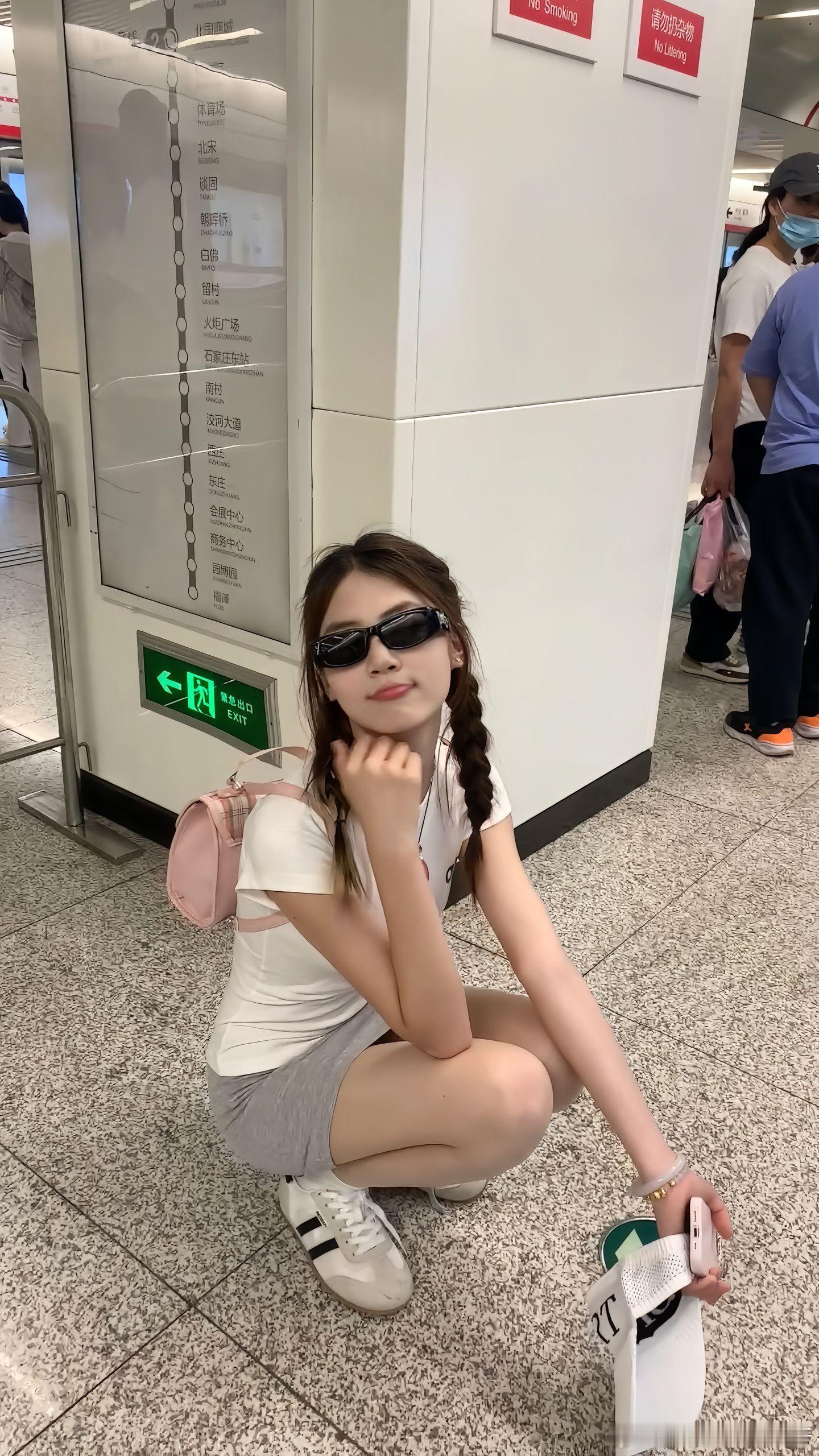 丝袜套棉袜，女大生的日常穿搭～ ​​​