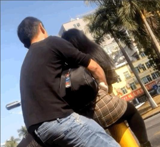 辽宁女子聚会遭搂抱，

丈夫冲动斗殴，

法院判赔引争议。

2024年8月2日