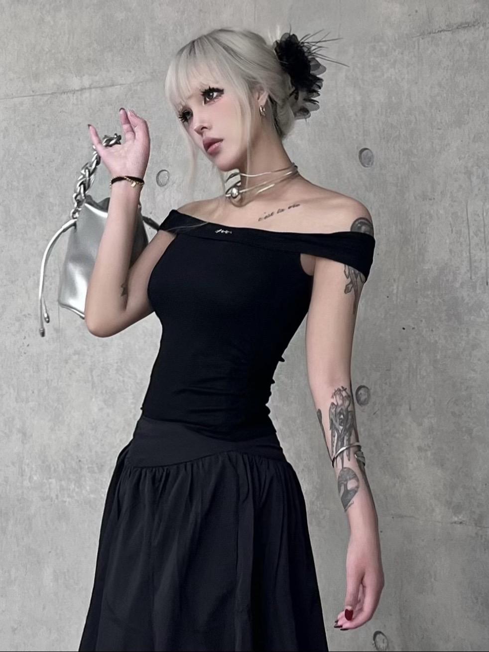 我的心旧的像生锈的铁 你却说我的阴郁让你费解