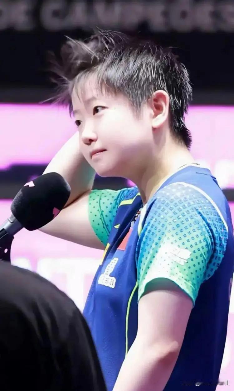 孙颖莎堪称国乒传奇！2000年出生的她，5岁开启练球之路，一路奋勇前行。15岁获