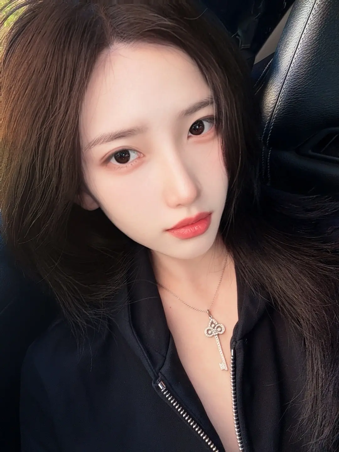 我发誓我会一直单身 证明男人最没用 但如果是长得帅的话 抱歉 是我没用