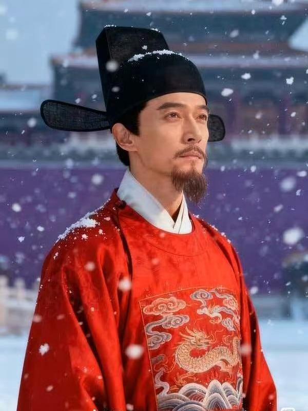 说句实在话，
如果我是追了半年选角的剧迷的话，
在胡歌官宣演张居正的时候，我一定