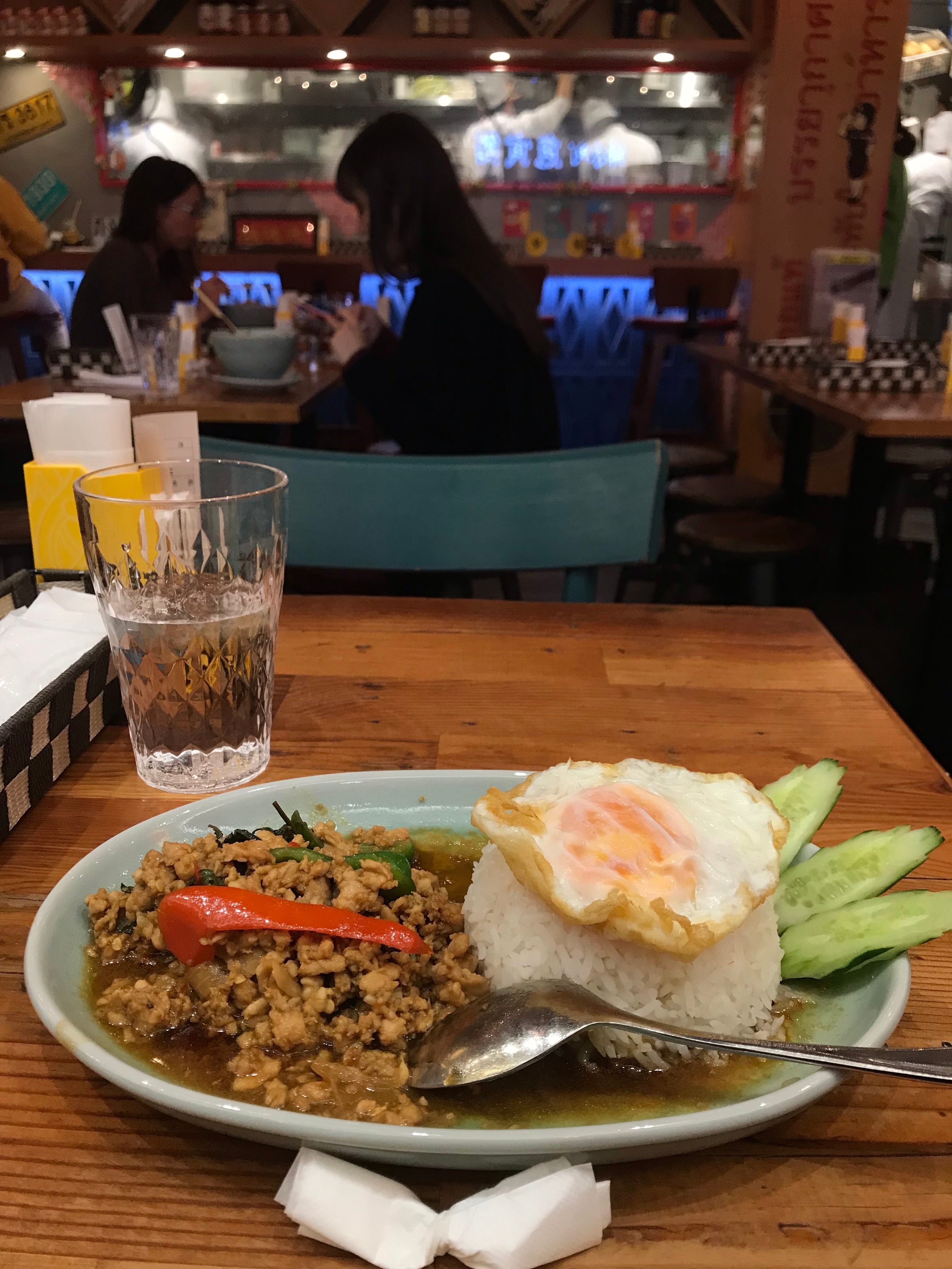 【搬运】2019年01月25日lunch time 来吃泰国料理打抛肉饭～好好吃