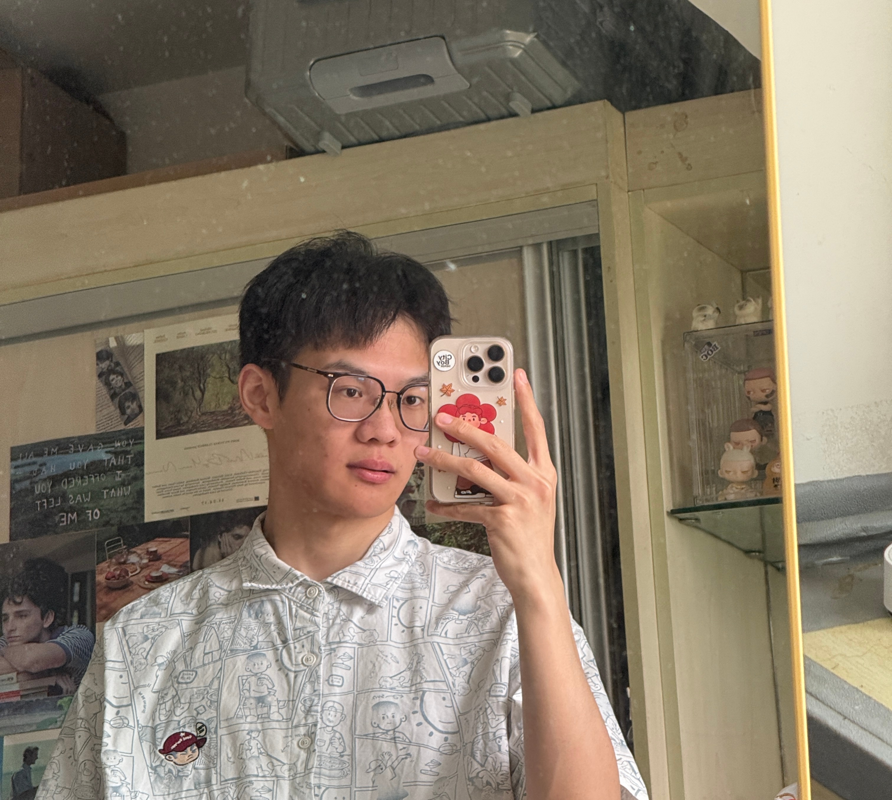 上班真的是越来越随意了包都不背了最近皮肤确实好了一点