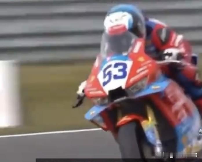 从山村修车学徒到世界机车冠军创始人，从仰望“神车”到亲手造出超越“神车”的赛车，