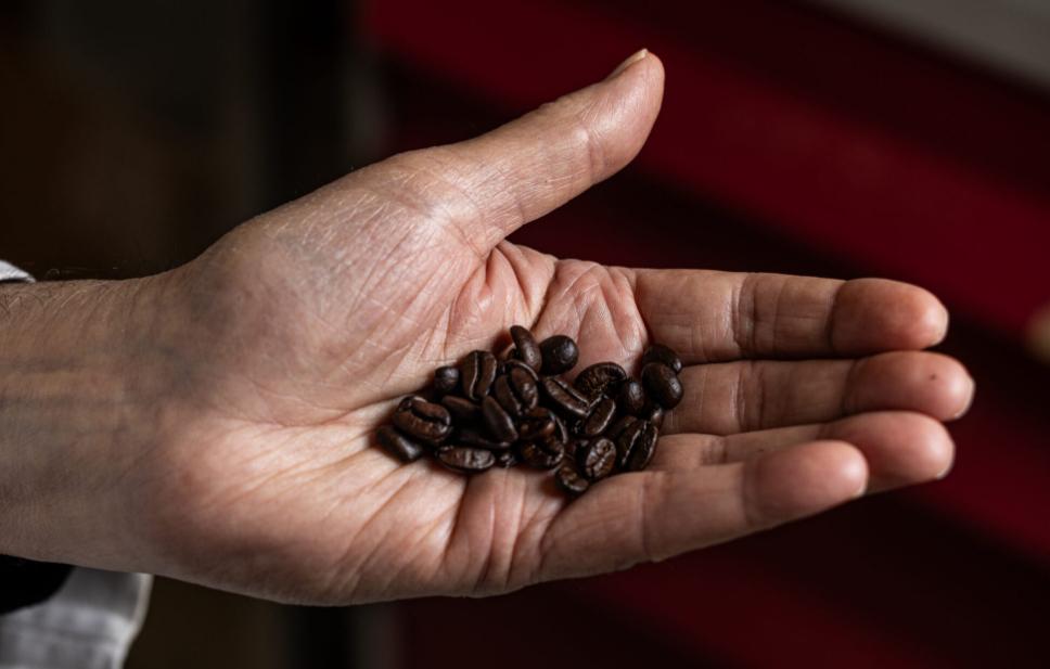 【☕️ 我们还活着：咖啡中的酸类物质可能减缓衰老并抑制癌细胞生长。德州农工大学的