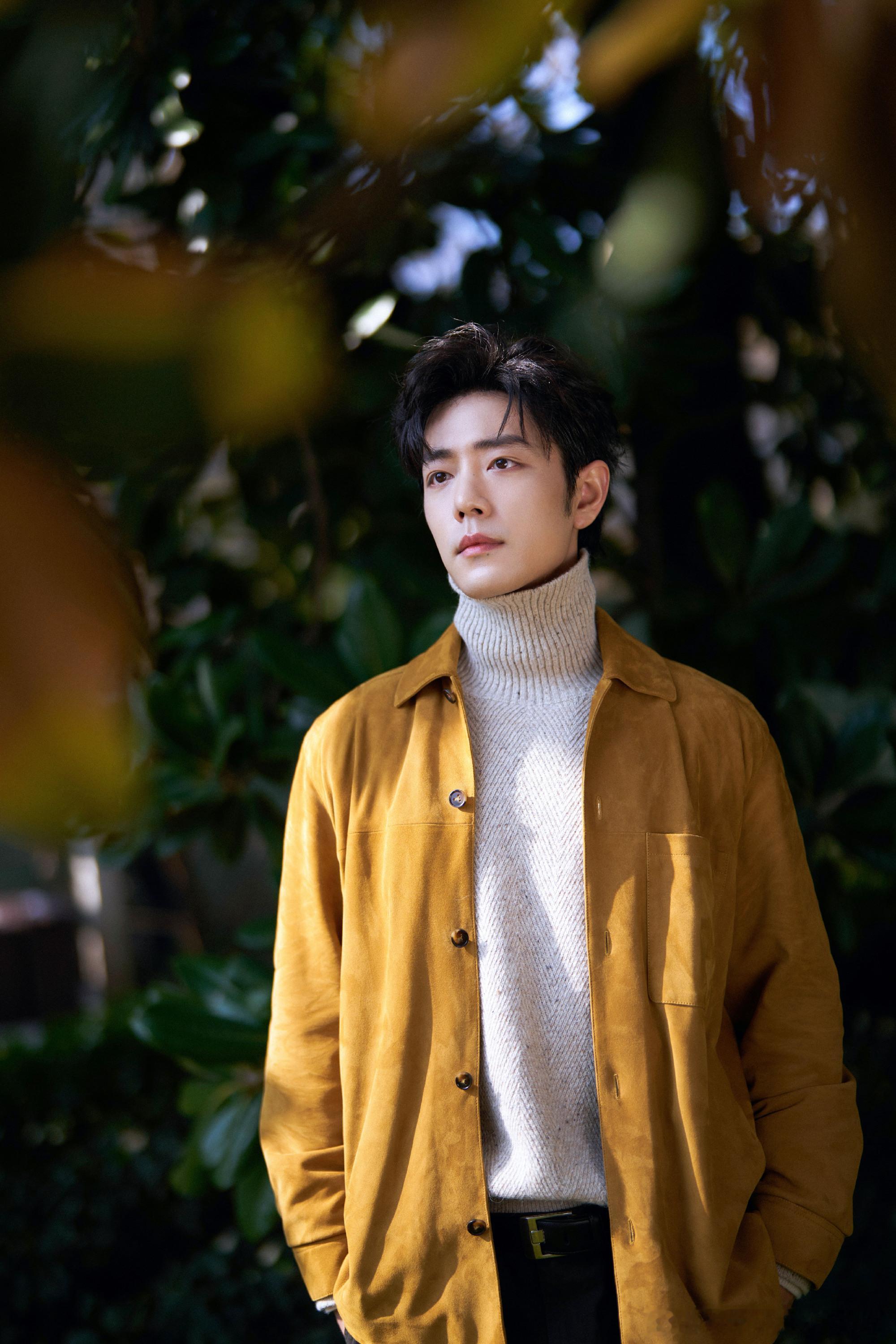 肖战肖战tods直播镜头 朝暮荏苒，热忱当逐光，余辉弥漫，携荣向星河，携手肖战米