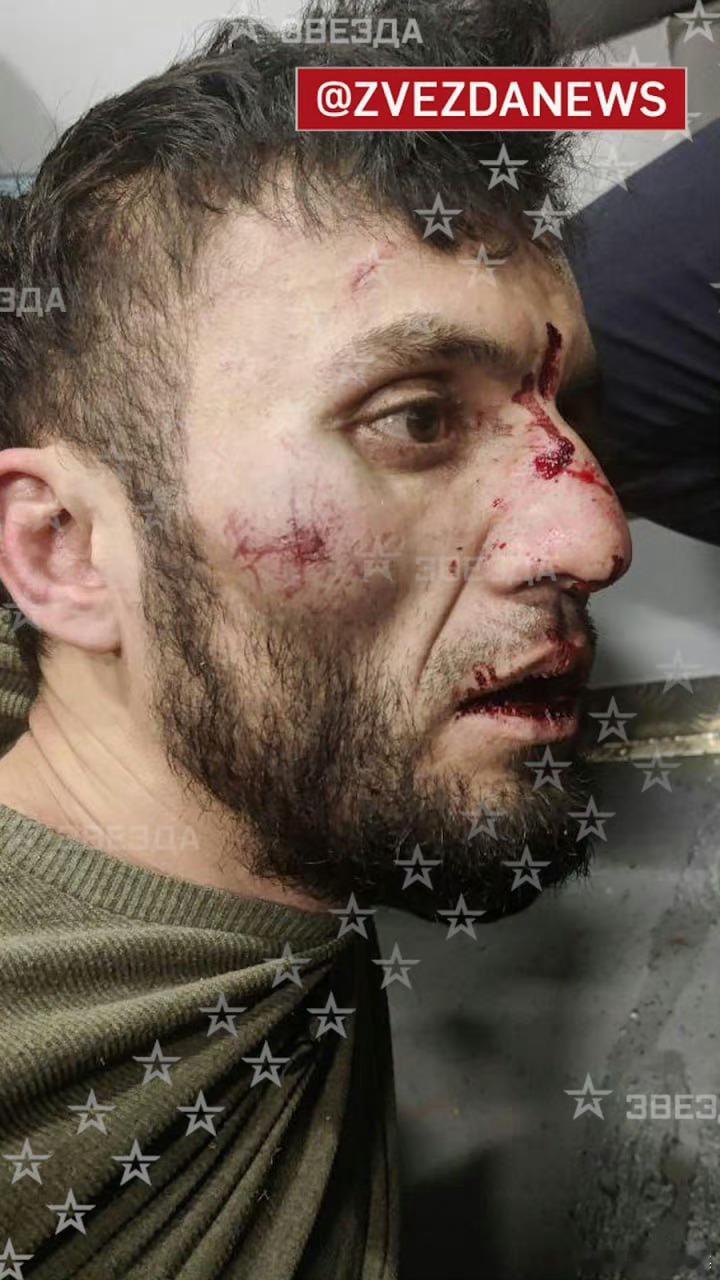 【克里姆林宫：#4名莫斯科恐袭嫌疑人被捕#】当地时间23日，俄罗斯克里姆林宫发布