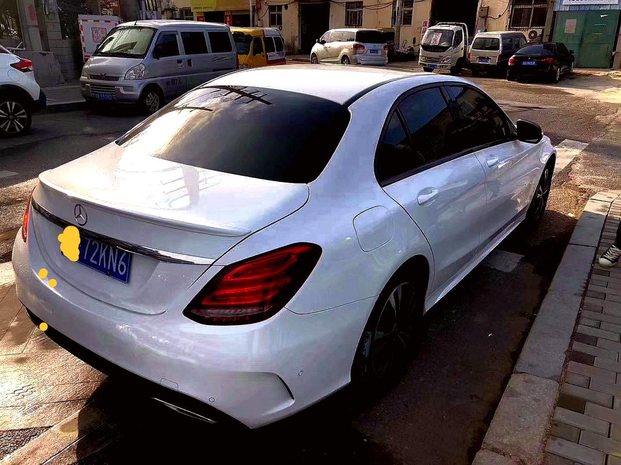 目前为止，奔驰的女性车友最多的一个群体还真就是奔驰c而这代奔驰c被称为小s因为他