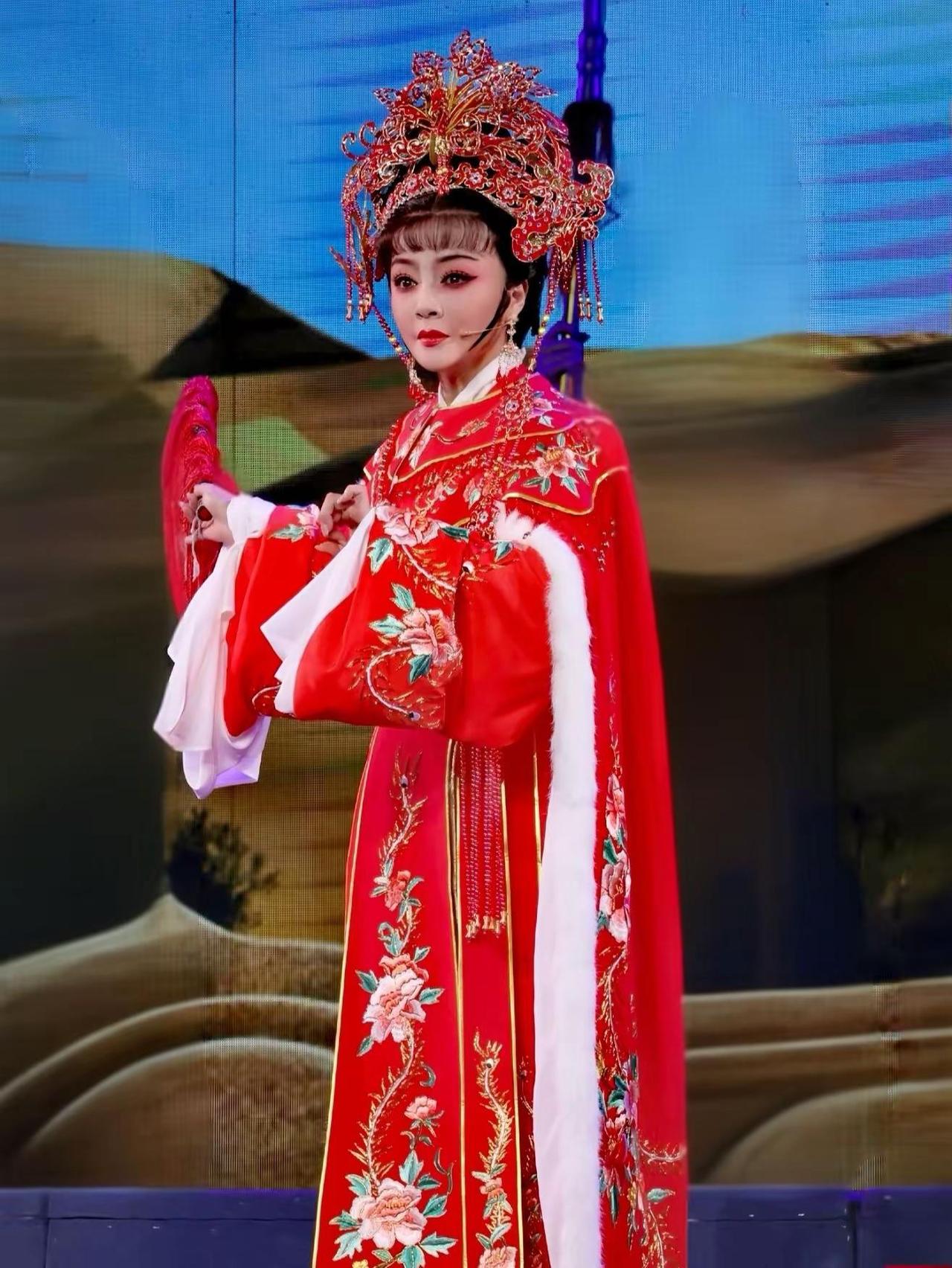 越剧《梅花魂》选段一步一回望家园故土日比一日远思故国路漫漫闻胡笳声凄惨黄沙弥漫尽