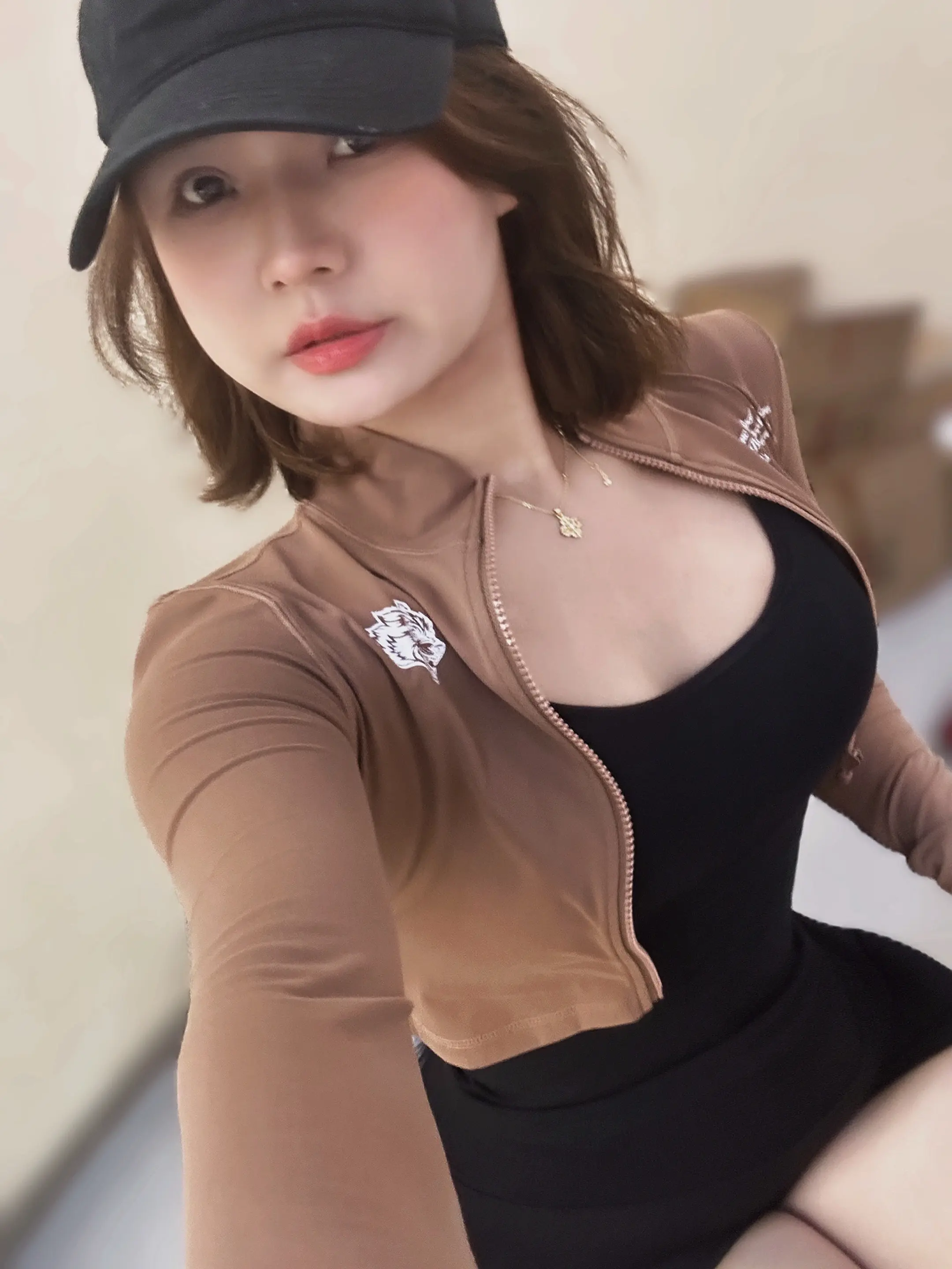 你那软绵绵的照片就别配硬曲了呗