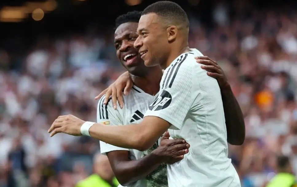 皇马面临艰难抉择：今夏或被迫出售维修斯或贝林厄姆皇家马德里面临一个棘手问题：如何