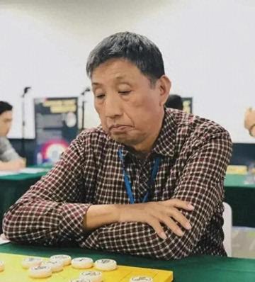 普通赛事也有软件作弊！陕西棋手白筱磊腿藏手机看棋软，被全国通报禁赛一年
不少棋迷