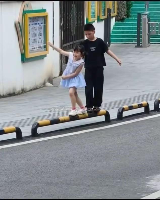不愧是冠军选手，稳稳的～😉😉😉 瑶一瑶小肉包 瑶一瑶的日常 瑶一瑶的快乐生