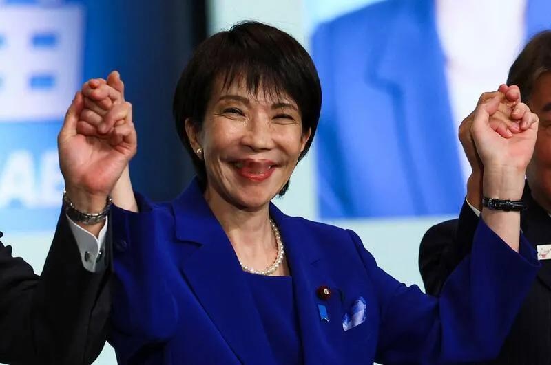 石破茂是自民党里的中左派，李在明是偏左的政党党首。历史上，日韩左派上台是，中日、