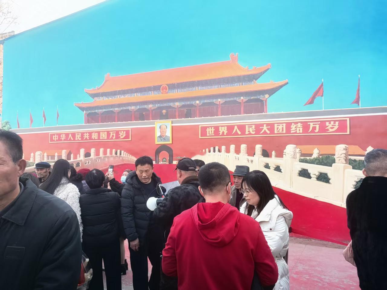 吴承言真的是太厉害了，以一个人的力量带动了整个商业产业链！
现在的吴营村，不管是