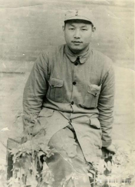 何郝炬回忆  景晓村如何被拿下的？  中


接上文

1949年夏天，我在南京