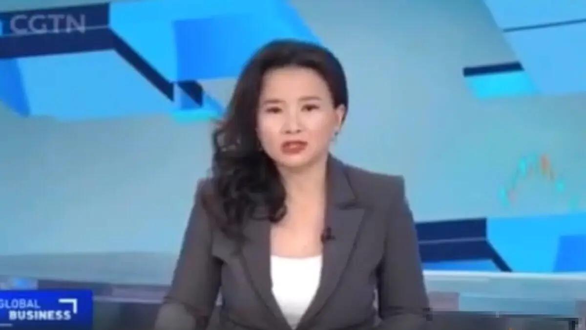 2020 年的一天，央视有名的主持人成蕾，跟往常一样在访谈节目里瞎聊。可就在这时