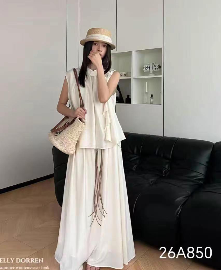 最佩服那些独闯天涯的女孩子，一个人走一个城市接着一个城市，为自己而活，独处看风景