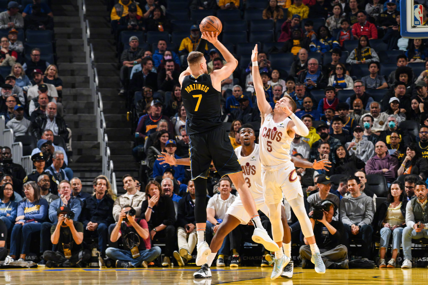 今日图集📸：骑士vs勇士