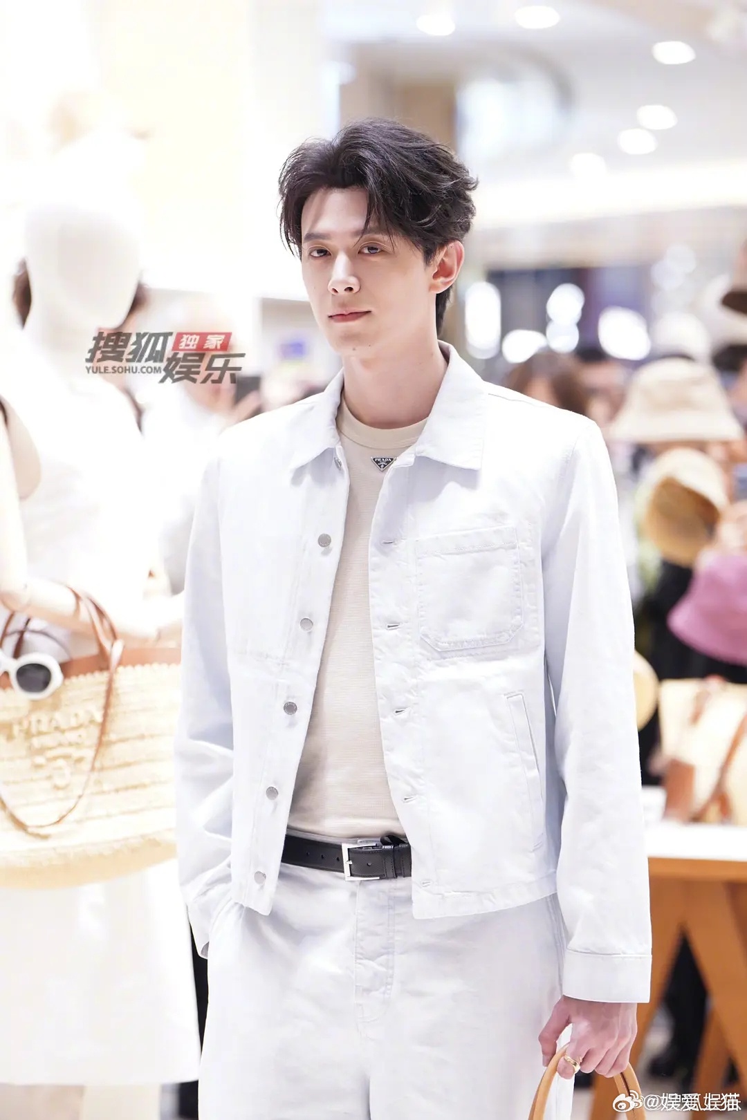 邓凯线下路透怎么跟剧里不太一样啊 