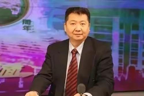 笑不活了！张捷教授被网友“逼上梁山”：提议送他30亩地种芹菜，一片山头搞养殖，看