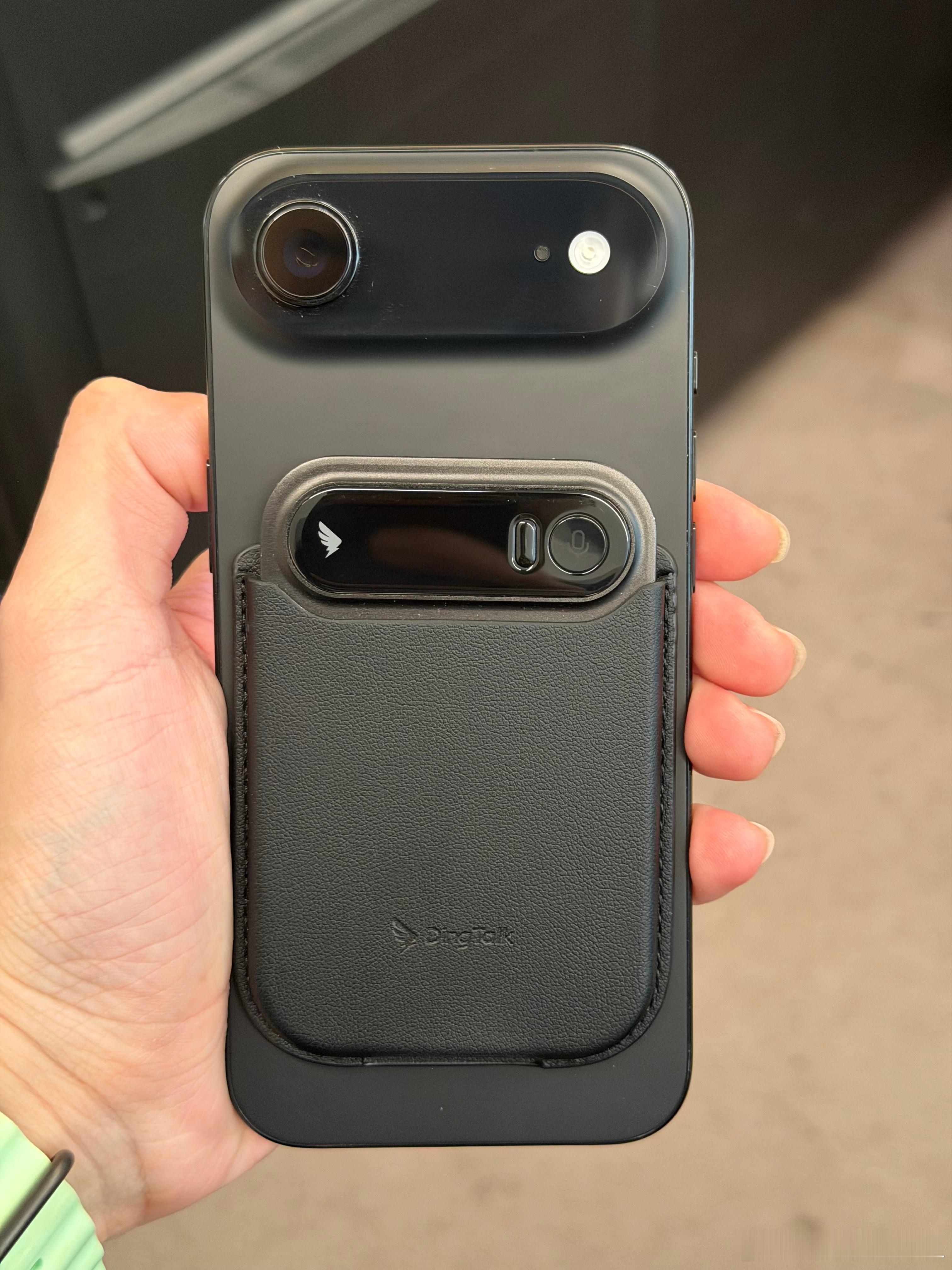 直接Air变袋鼠了🦘 