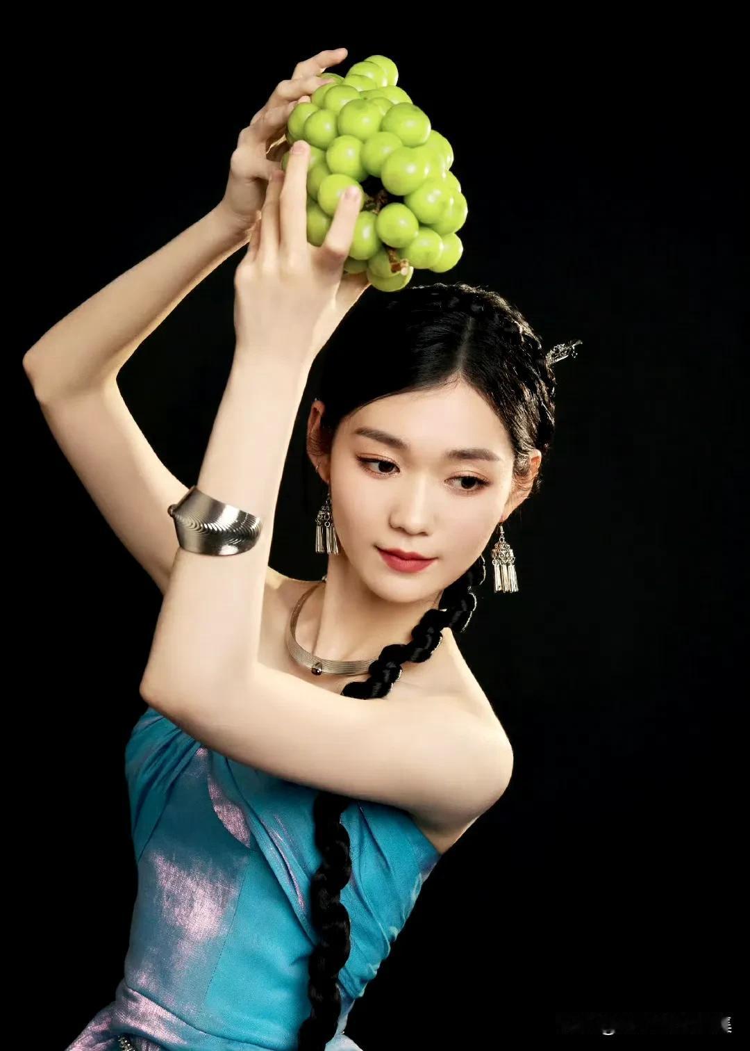 段奥娟黑色健身服运动打卡照 ​​​#段奥娟黑色健身服运动打卡照 ​​​# #爆料