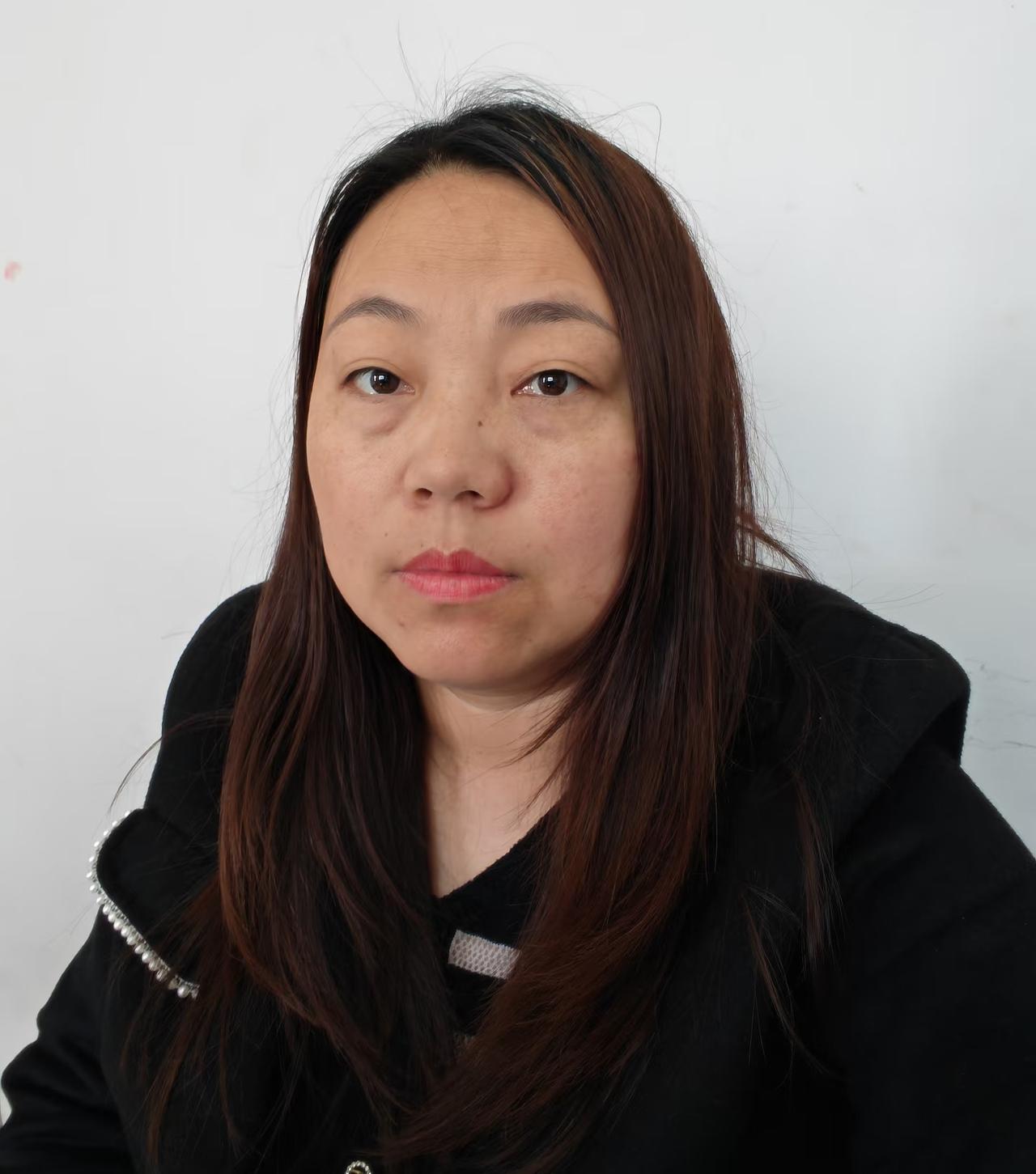 丈夫当年出轨，一脚踹断我2根肋骨。如今他截肢，女儿求我去伺候。

女儿打电话来的