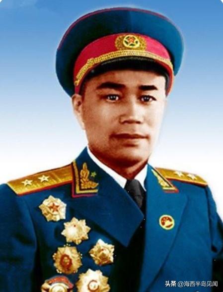 他是开国中将。因作战身先士卒、舍生忘死，被送给“王疯子”雅号。20岁任红31军9