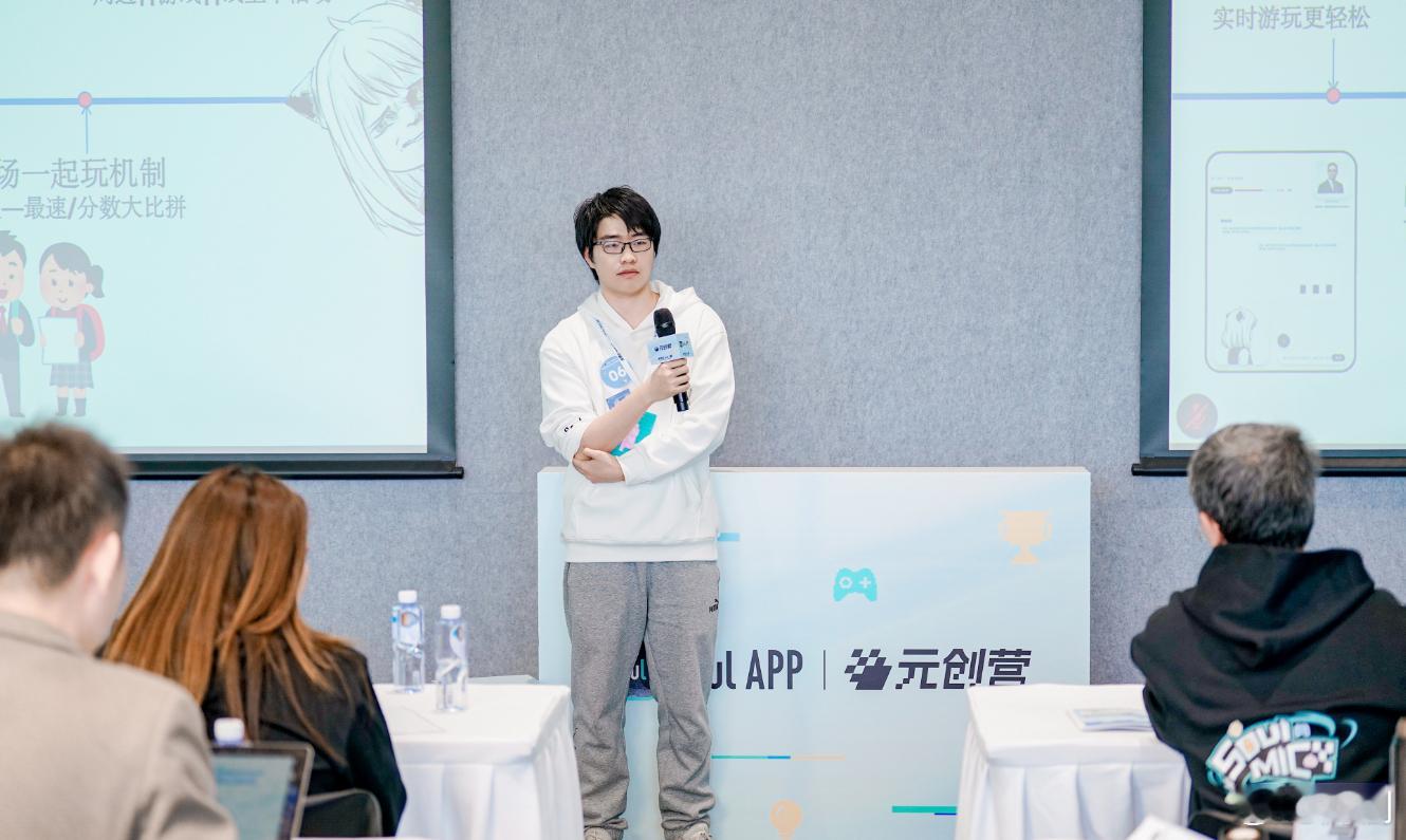大学生社交清单里多了个AI搭子玩AI这届大学生是认真的大学生们正在用独特的视角看