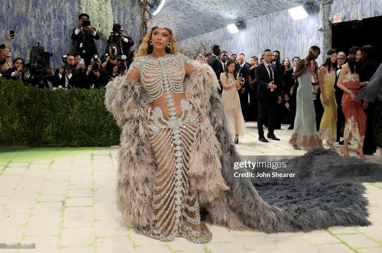 Beyoncé｜MetGala红毯二度担任Met Gala联合主席的流行女帝Be
