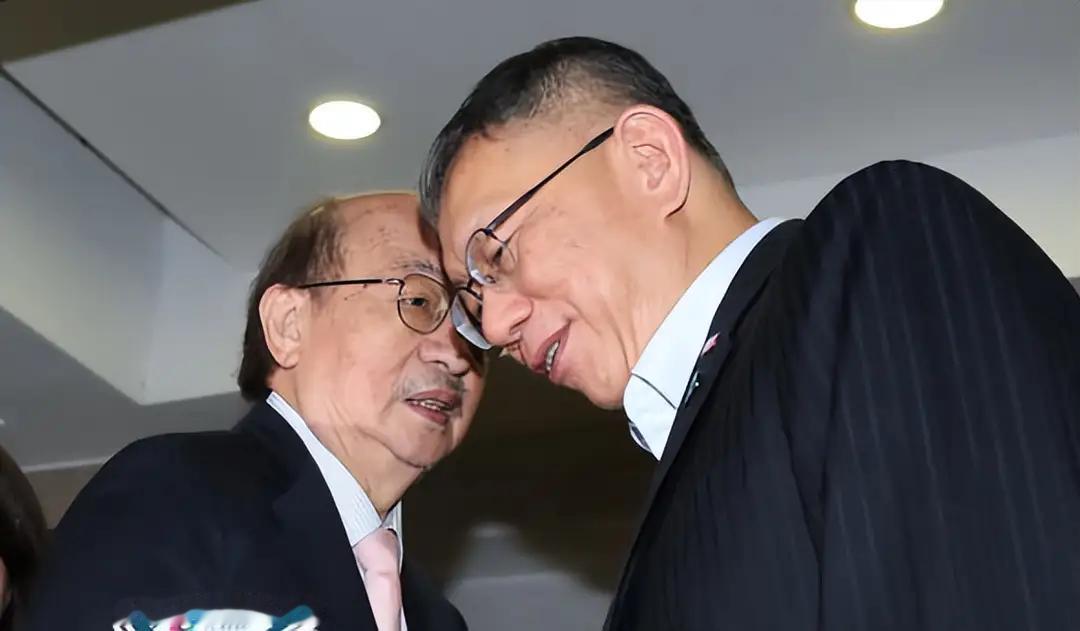 反赖三人组 柯文哲主攻！赖清德宣战 警告陈水扁“敢动就关回牢里”
 
泛绿内部“