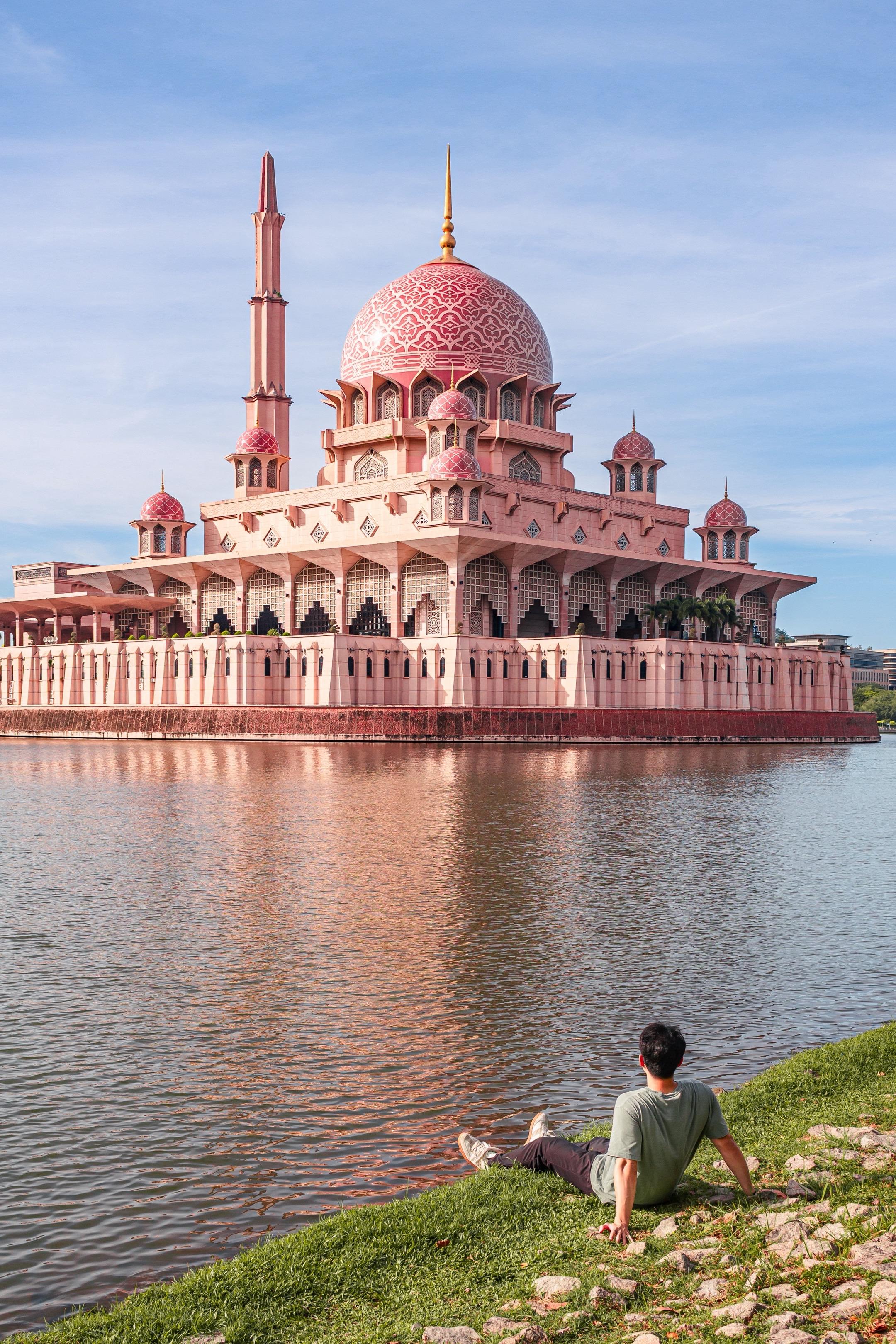 吉隆坡的六月 是盛夏的开始🕌。东南亚第二大城市 也是小说里的A市 这便是吉隆坡