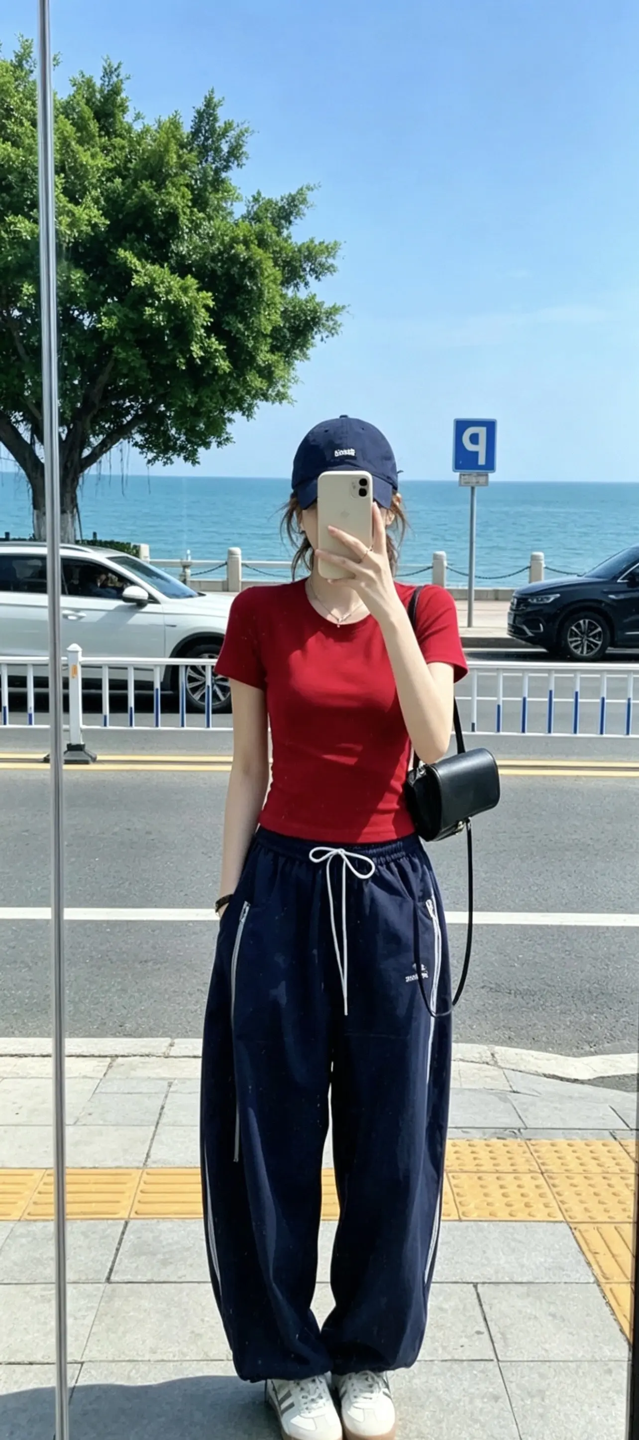 “人的底色是有情有义，          爱的底色是心疼和尊重…”